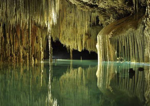 Cortes&#237;a - La Reserva Natural R&#237;o Secreto es uno de los m&#225;s bellos parajes naturales del mundo. Se encuentra a diez minutos de Playa del Carmen, en la Riviera Maya.