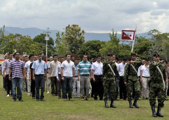 Presidencia de la Rep&#250;blica - Un grupo de 85 j&#243;venes hace parte del grupo de lanceros que se incorpor&#243; este martes al Ej&#233;rcito.
