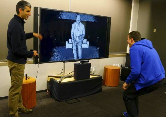 AP - El nuevo Kinect tiene la capacidad de leer rostros y reconocer si se est&#225; sonriendo o no.