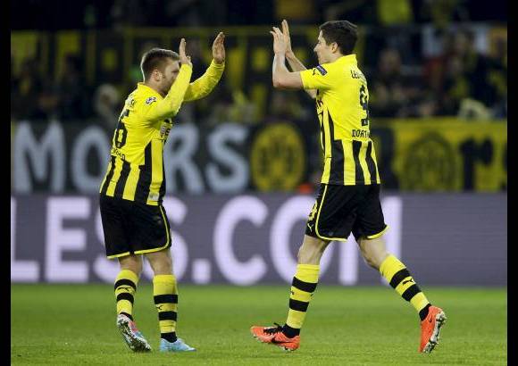 Reuters - En Alemania, el Dortmund pasó en una remontada épica. Venció 3-2 a Málaga.