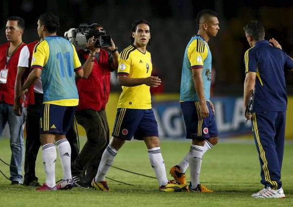 REUTERS - La Selecci&#243;n Colombia perdi&#243; el invicto de cuatro fechas ante Venezuela y cay&#243; al tercer lugar de la tabla.