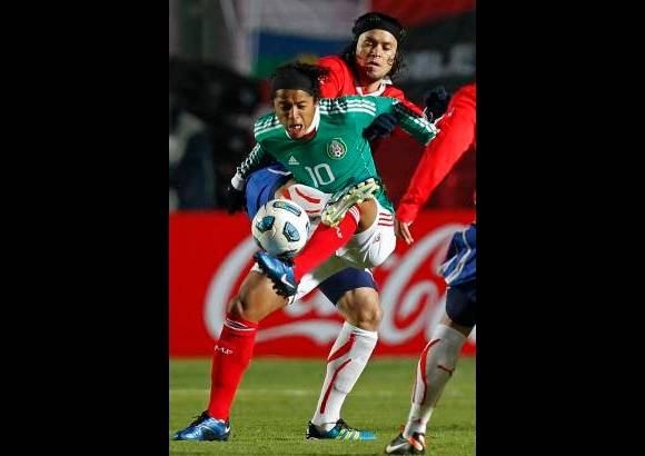 Reuters - Giovanni dos Santos fue el mexicano que más generó fútbol en su equipo. El joven jugador lideró la ofensiva "manita".