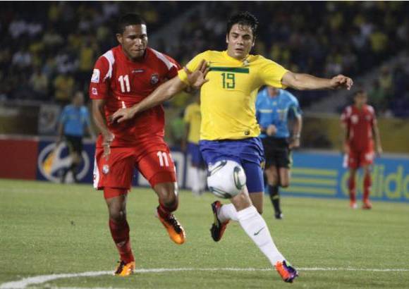 Colprensa - Los tantos del conjunto brasile&#241;o fueron obra de Henrique, Philippe Coutinho, en dos ocasiones y Dud&#250;.