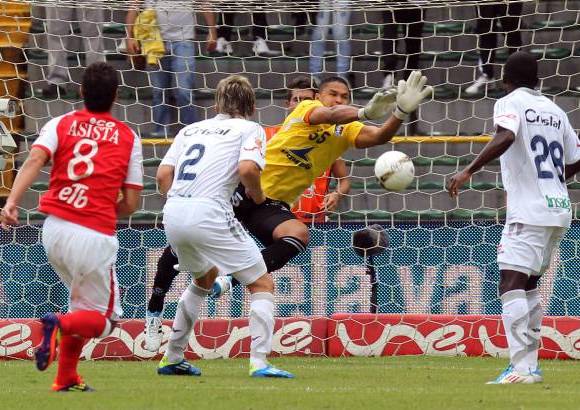 Colprensa - El Once Caldas termin&#243; jugando con diez hombres tras la expulsi&#243;n en el minuto 82 de Mario Gonz&#225;lez.