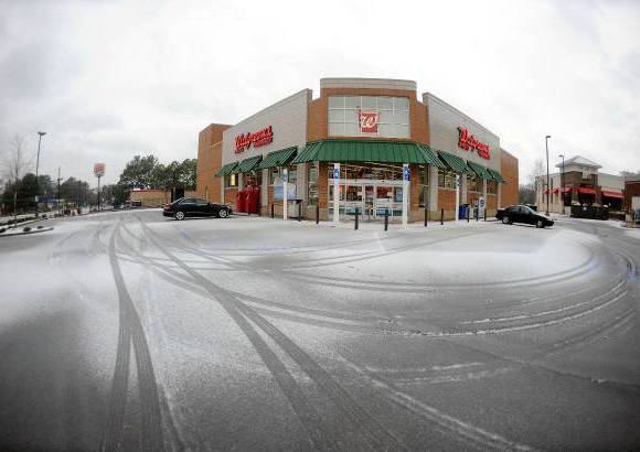 AP - El pron&#243;stico provoc&#243; comparaciones con una tormenta de hielo en el &#225;rea de Atlanta en el a&#241;o 2000 que dej&#243; m&#225;s de 500.000 hogares y negocios sin electricidad y una tormenta &#233;pica en 1973 que caus&#243; unos 200.000 apagones a lo largo de varios d&#237;as.