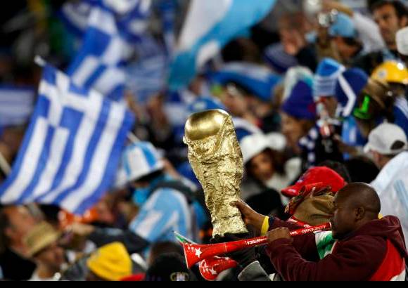 Reuters - Hinchas sudafricanos también asistieron al compromiso entre suramericanos y europeos.