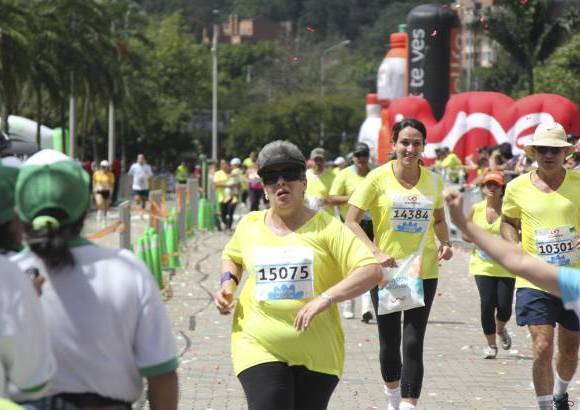 Esteban Jaramillo y Sebastián Salazar - Más de 10 mil competidores se dieron cita en esta histórica cita deportiva que se corría en las modalidades de 5, 10, 21 y 42 kilómetros.