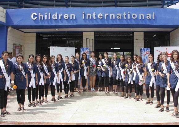 Colprensa - La Señorita Colombia, Natalia Navarro, acompañó a las 24 candidatas a sucederla.