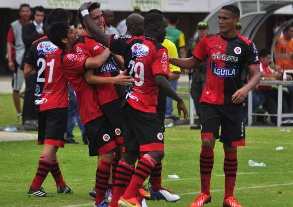 COLPRENSA - Los goles de Edwin del Castillo y Jean Carlos Blanco le dieron el triunfo (2-0) al Cúcuta sobre Alianza en el General Santander, donde no ganaban desde el 12 de mayo del 2013.