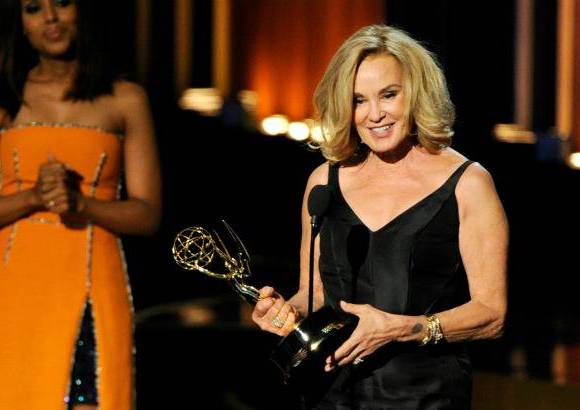 AP - "American Horror Story: Conven", que ya contaba con dos Emmy técnicos, celebró el éxito de Jessica Lange como mejor actriz de miniserie o telefilme y Kathy Bates como mejor actriz secundaria en esa categoría.