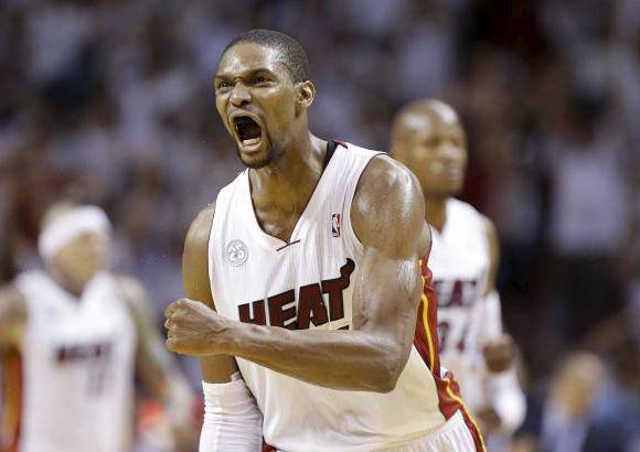 Reuters - Chris Bosh es el tercer integrante de la gran dinastía de los Heat para buscar la segunda corona consecutiva en la NBA.