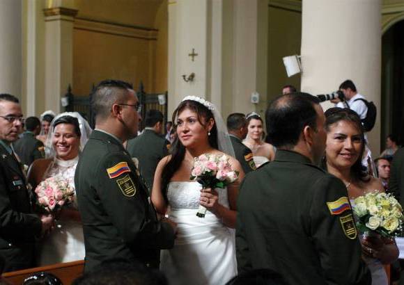 Colprensa-Germ&#225;n Enciso - La ceremonia se realiza tambi&#233;n en otras regiones del pa&#237;s.