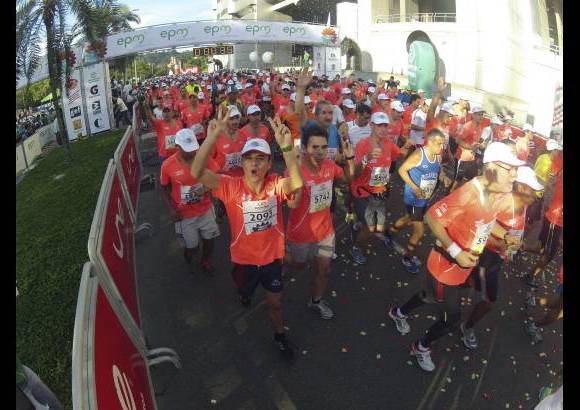 Esteban Jaramillo y Sebastián Salazar - Más de 10 mil competidores se dieron cita en esta histórica cita deportiva que se corría en las modalidades de 5, 10, 21 y 42 kilómetros.