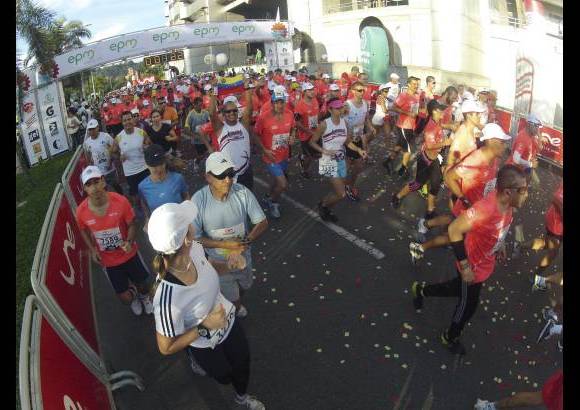 Esteban Jaramillo y Sebastián Salazar - Más de 10 mil competidores se dieron cita en esta histórica cita deportiva que se corría en las modalidades de 5, 10, 21 y 42 kilómetros.