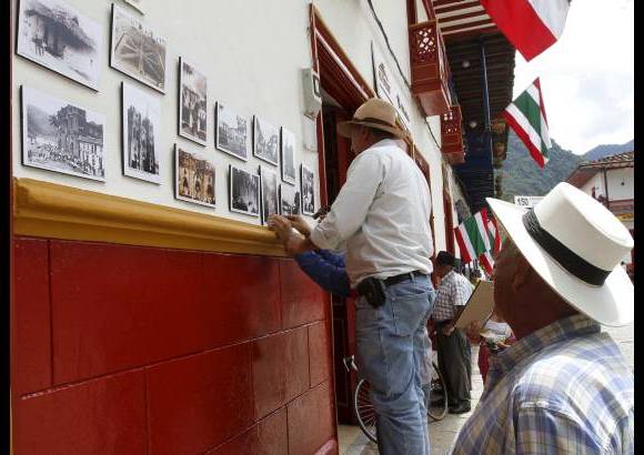 Róbinson Sáenz - Un momento para evocar la historia del municipio en fotografías.