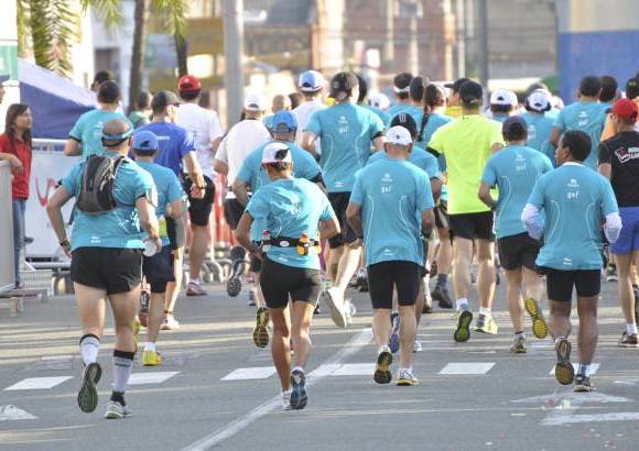 Esteban Jaramillo y Sebastián Salazar - Más de 10 mil competidores se dieron cita en esta histórica cita deportiva que se corría en las modalidades de 5, 10, 21 y 42 kilómetros.