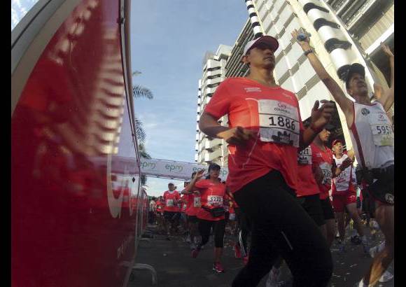 Esteban Jaramillo y Sebastián Salazar - Más de 10 mil competidores se dieron cita en esta histórica cita deportiva que se corría en las modalidades de 5, 10, 21 y 42 kilómetros.