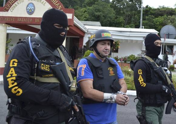 Reuters - Naci&#243; en los Llanos Orientales y poco se sabe de su identidad. Se presume que Inici&#243; su actividad delictiva en la d&#233;cada de los 80. Se le sindica de tener nexos tanto con la guerrilla como con los paramilitares.