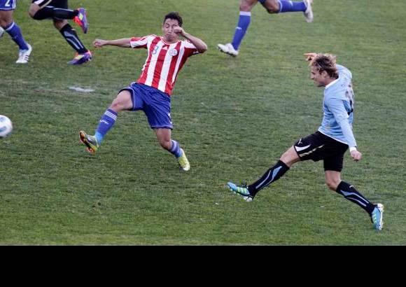 Reuters - Uruguay jugará la Copa Confederaciones de 2013 en Brasil, como representante del fútbol suramericano.