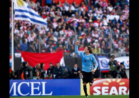 Reuters - Además de 15 títulos en copas de América, Uruguay también tiene dos mundiales, el de 1930 en casa y el de 1950 en Brasil, y dos medallas de oro en el fútbol olímpico.