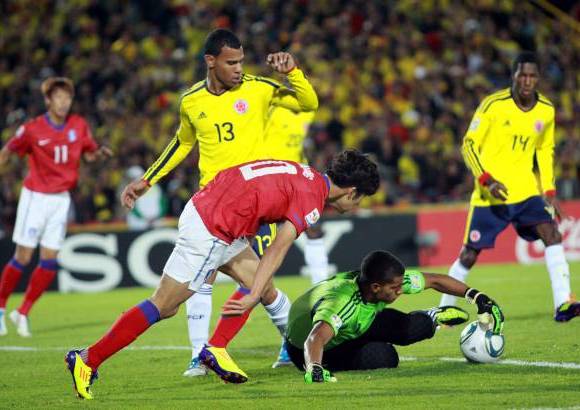 Colprensa - Colombia con el 1-0 asegur&#243; el primer lugar de su grupo, consigui&#243; nueve puntos en tres partidos y garantiz&#243; su permanencia en Bogot&#225; para disputar la siguiente fase.