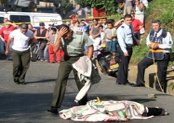 Cortes&#237;a Polic&#237;a Nacional - El subintendente Javier Londo&#241;o fue muerto en el operativo en el cual fue dado de baja Pedro Guerrero Castillo, alias Cuchillo.