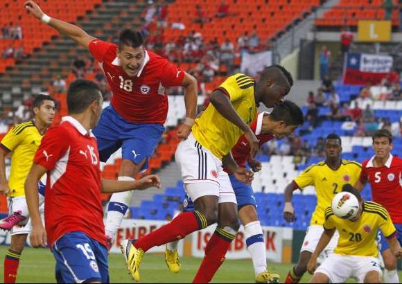 REUTERS - El arranque del juego fue enredado, sin f&#250;tbol colectivo, ni creaci&#243;n de juego para ninguno de los dos equipos.