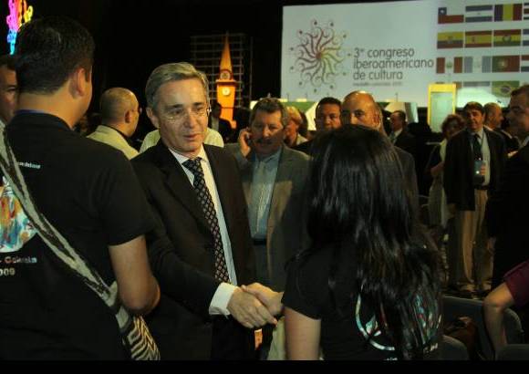 Hern&#225;n Venegas - El presidente Uribe hizo un llamado para que los asistentes ayuden a cambiar la mala imagen que algunos tienen de Colombia.