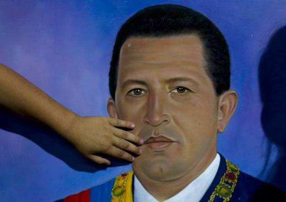 reuters - Los seguidores del presidente de Venezuela, Hugo Chávez, esperan que el Jefe de Estado se recupere del cáncer que padece y por el cual se encuentra en La Habana, Cuba. Caracas está inundada de mensajes de apoyo al líder del país bolivariano.