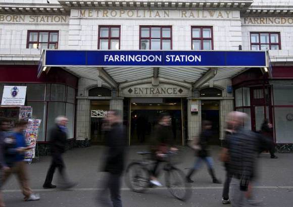 AP - Transport for London, el organismo del gobierno local responsable del sistema de transporte londinense, operar&#225; el domingo trenes de vapor al estilo antiguo para celebrar la ocasi&#243;n. Al a&#241;ejo sistema se le atribuy&#243; un buen desempe&#241;o durante los recientes Juegos Ol&#237;mpicos de Londres.
