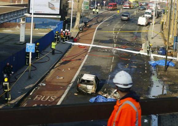 Reuters - Hasta ahora, todo apunta a que la falta de visibilidad pudo contribuir a que el aparato, de dos motores y uso comercial, en el que tan solo viajaba el piloto, se estrellara contra la gr&#250;a que estaba instalada en lo m&#225;s alto de un edificio en construcci&#243;n.