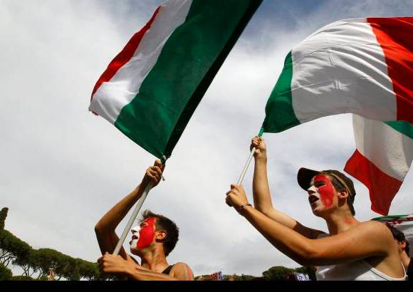 Reuters - Los hinchas italianos hicieron fuerza desde Roma, pero no fue suficiente y su selección solo alcanzó un empate.