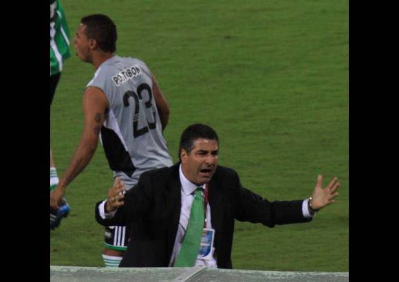 Esteban Vanegas y Henry Agudelo - La celebraci&#243;n del primer gol de Dorlan Pab&#243;n.