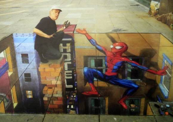 Foto: Cortes&#237;a - El artista brit&#225;nico Julian Beever se especializ&#243; en el manejo de la &#243;ptica para crear efectos tridimensionales con sus pinturas hechas con tiza. Un trabajo que va de la calle a un centro comercial de Medell&#237;n.