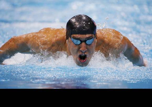 Reuters - En Londres, Michael Phelps ganó la medalla de oro en los 100 mariposa, los 200 estilos y los relevos 4x100 estilos y 4x200 libre, y plata en los 4x100 libre y los 200 mariposa.