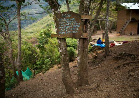 AP - Todos eran campesinos de pueblos altiplánicos arrasados que apostaron por la neutralidad durante el conflicto armado entre Sendero y las fuerzas de seguridad que dejó 70.000 víctimas entre 1980 y 2000, según un informe de la Comisión de la Verdad.