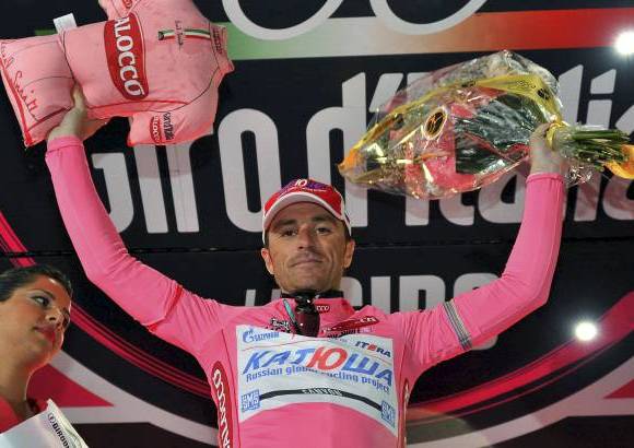 AP - El italiano Luca Paolini mantuvo la camiseta rosa del l&#237;der con 17 segundos menos que Ur&#225;n.