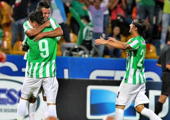 Por Juan Antonio Sánchez - En la etapa complementaria los verdolagas, con Edwin Cardona y Farid Díaz en la cancha, levantaron el nivel, se adueñaron de la cancha y aprovecharon los errores defensivos del rival.