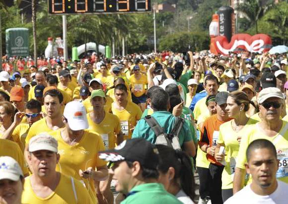 Esteban Jaramillo y Sebastián Salazar - Más de 10 mil competidores se dieron cita en esta histórica cita deportiva que se corría en las modalidades de 5, 10, 21 y 42 kilómetros