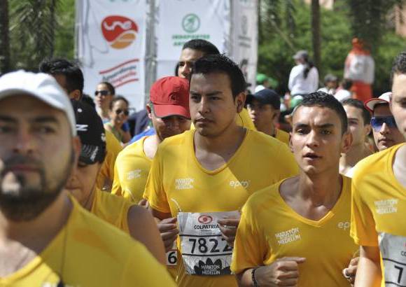 Esteban Jaramillo y Sebastián Salazar - Más de 10 mil competidores se dieron cita en esta histórica cita deportiva que se corría en las modalidades de 5, 10, 21 y 42 kilómetros