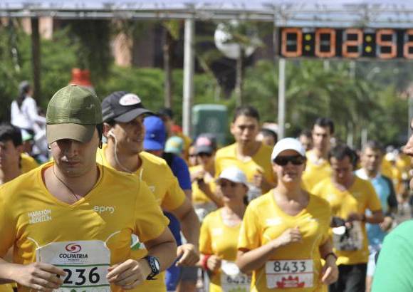 Esteban Jaramillo y Sebastián Salazar - Más de 10 mil competidores se dieron cita en esta histórica cita deportiva que se corría en las modalidades de 5, 10, 21 y 42 kilómetros