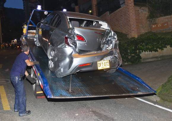 Esteban Vanegas - En el incidente que ocurri&#243; en el centro de Medell&#237;n, un bus de Castilla colision&#243; contra un local comercial.