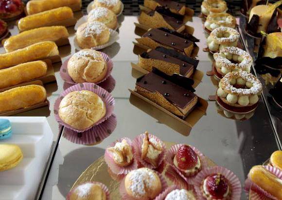 - Dos propuestas de pastelerías llegan a la ciudad: Constantino, en la calle 10B y Valentina Bakery en el Complex Los Balsos.