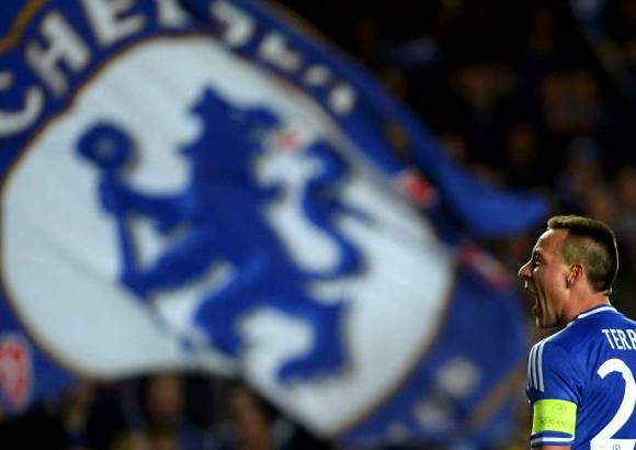 REUTERS - El Chelsea de Mourinho se impuso 2-0 al Par&#237;s Saint Germain con un tanto de Demba Ba a tres minutos del final.