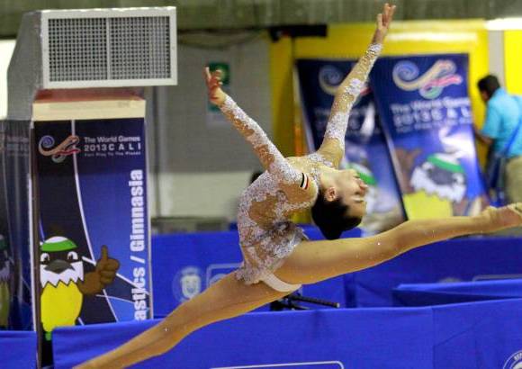 COLPRENSA - La Gimnasia art&#237;stica inici&#243; sus bellos movimientos con la modalidad r&#237;tmica entregando las dos primeras medallas de oro en la rama femenina en las competencias de Aro y Pelota.