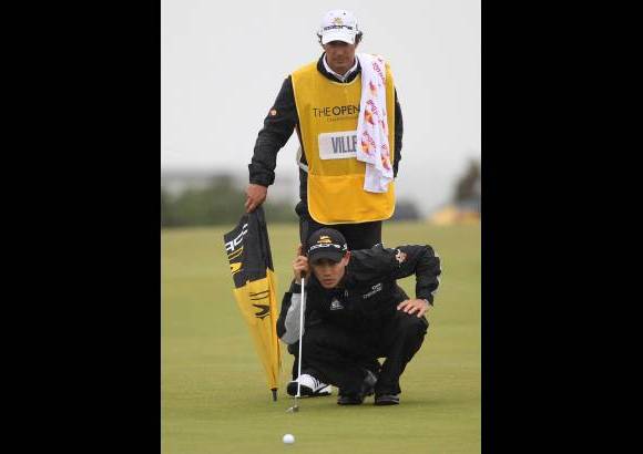AP - Camilo Villegas finalizó en el puesto 12 con 67 golpes.