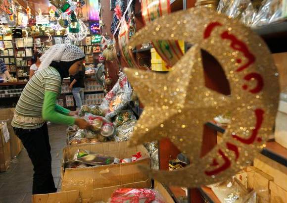 AP - El Ramadán es una ocasión para intensificar el fervor religioso y hacer obras de caridad.