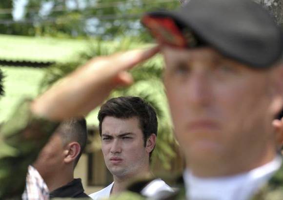 Presidencia de la Rep&#250;blica - El presidente Santos afirm&#243; que era un inmenso honor entregar a su hijo y 84 muchachos m&#225;s a las filas del Ej&#233;rcito de Colombia.