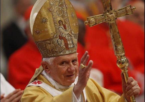 REUTERS - Benedicto XVI es el pont&#237;fice n&#250;mero 265 de la Iglesia Cat&#243;lica, obispo de Roma y s&#233;ptimo Jefe del Estado Vaticano.