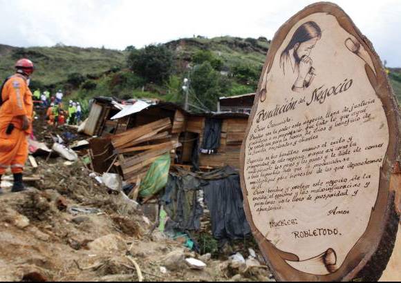 Julio César Herrera - El olvido es el peor de los males cuando mujeres, hombres y niños se van para siempre de forma tan repentina. Las historias de todos los que se fueron deben permanecer para obligar a que algo cambie y se puedan prevenir estas tragedias.